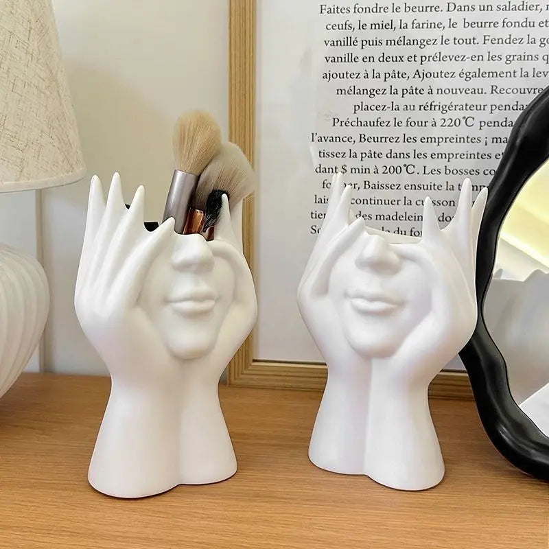 Makeup Brush Holder & Desktop Organizer – Elegant Decorative Stand